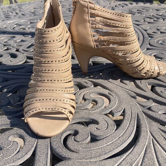INC International Concepts tan zip back with gold accent heels, size 8 - Picture 1 of 10